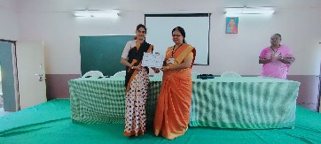 Best Teacher Award to Mrs Limkar madam by Sumo club on 24-08-21